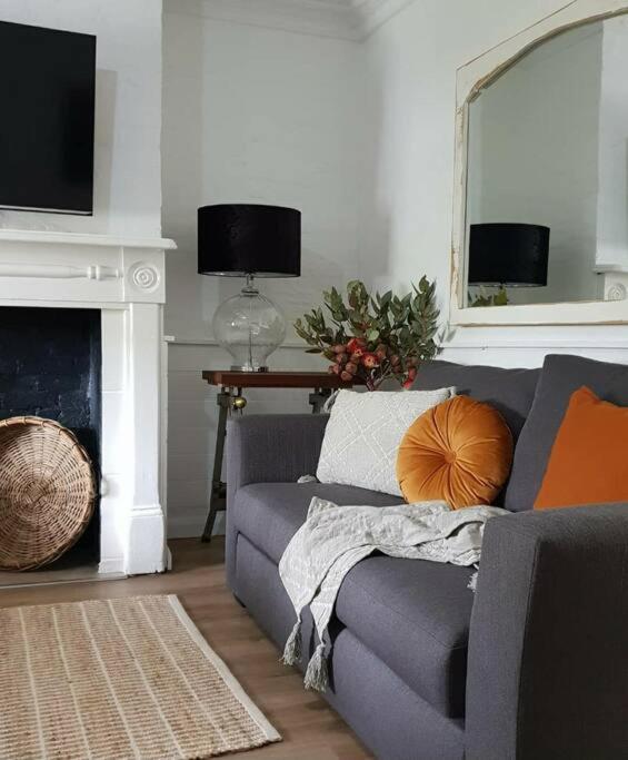 Samuels C1860 - In The Heart Of Holiday home *