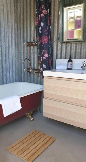 Samuels C1860 - In The Heart Of Holiday home